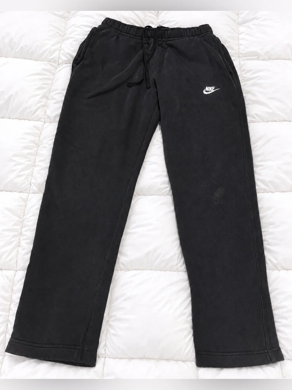 Nike Men’s Medium Open Hem Sweatpants Soft Fleece Lounge Pants